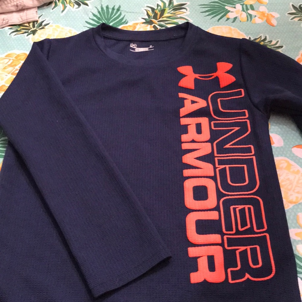 Under Armor Boys Size 6 long sleeve